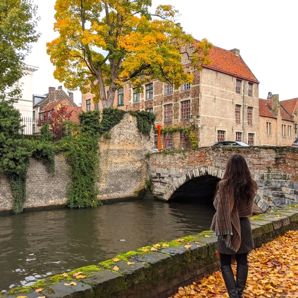 Meet the Posher! POSH AMBASSADOR - Picture 3 of 5